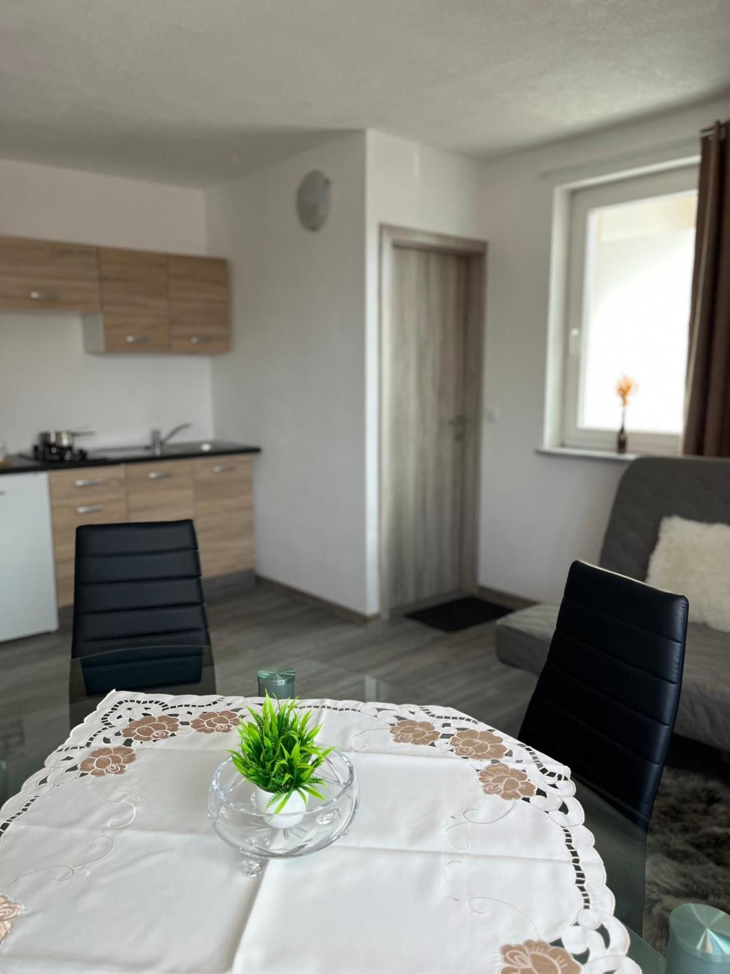 Apartment Linden Tree