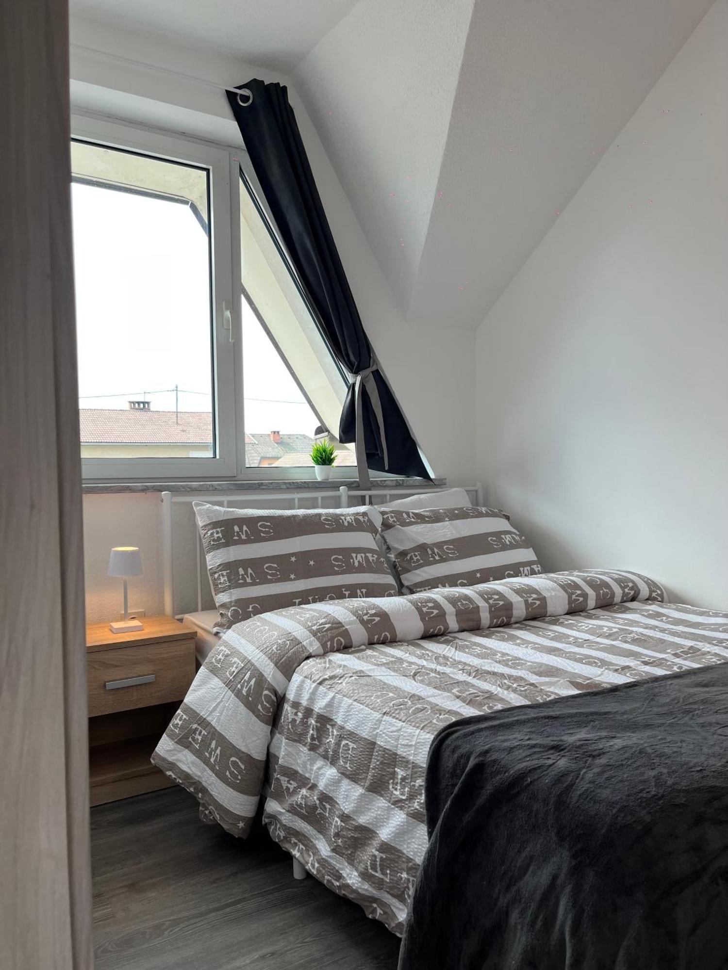 Linden Tree Apartment *